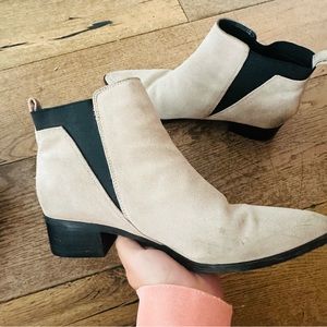 MARC FISHER tan suede leather pointy toe Chelsea bootie womens 9